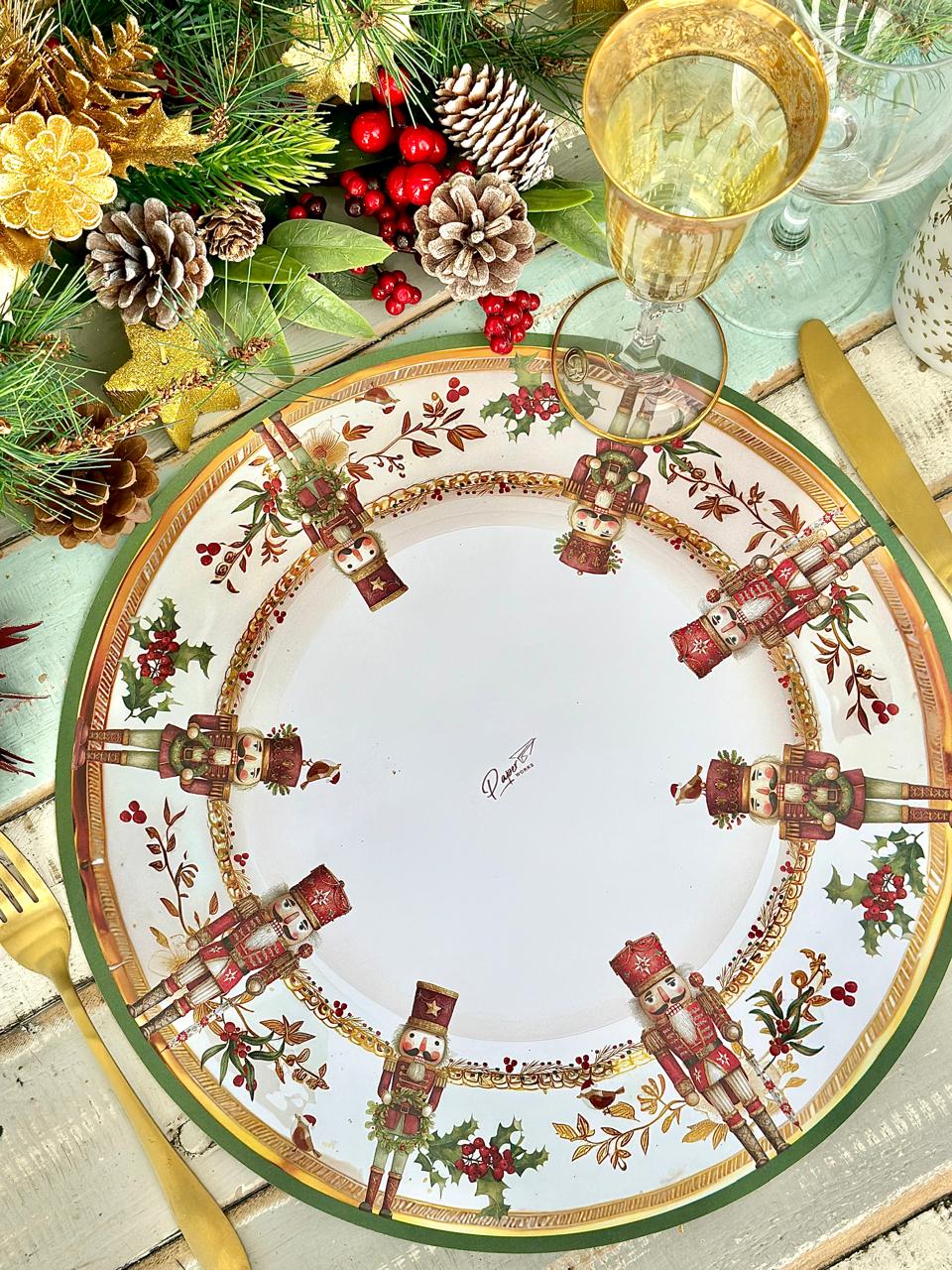 Individual Cascanueces Dorado