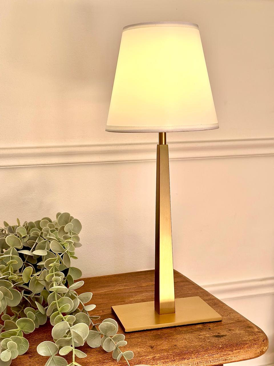 KIT Lámpara Inalámbrica Nómade Obelisco + 2 Pantallas